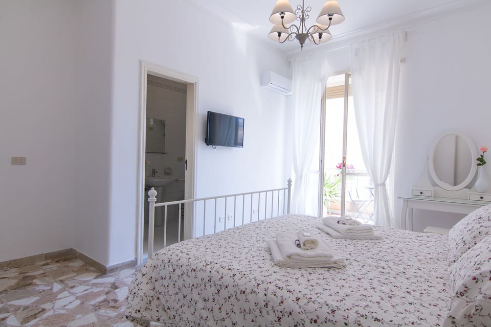 Deluxe Double Room | Frette Italian sheets, premium bedding, memory foam beds, desk