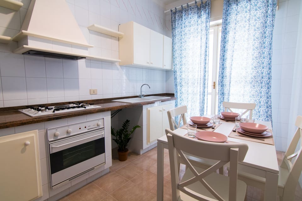 Apartment, 1 Bedroom | Private kitchen | Electric kettle