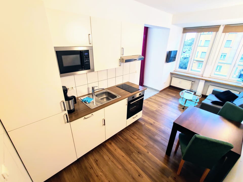 Standard Studio | Living area | Flat-screen TV