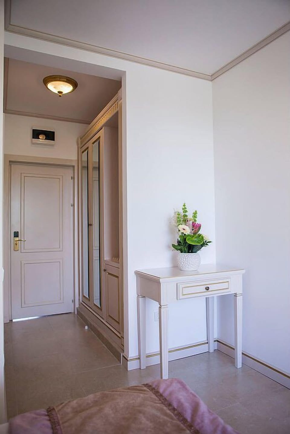 Room amenity