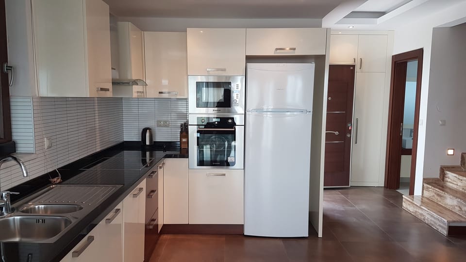 Family Villa, 3 Bedrooms | Private kitchen | Fridge, microwave, stovetop, electric kettle