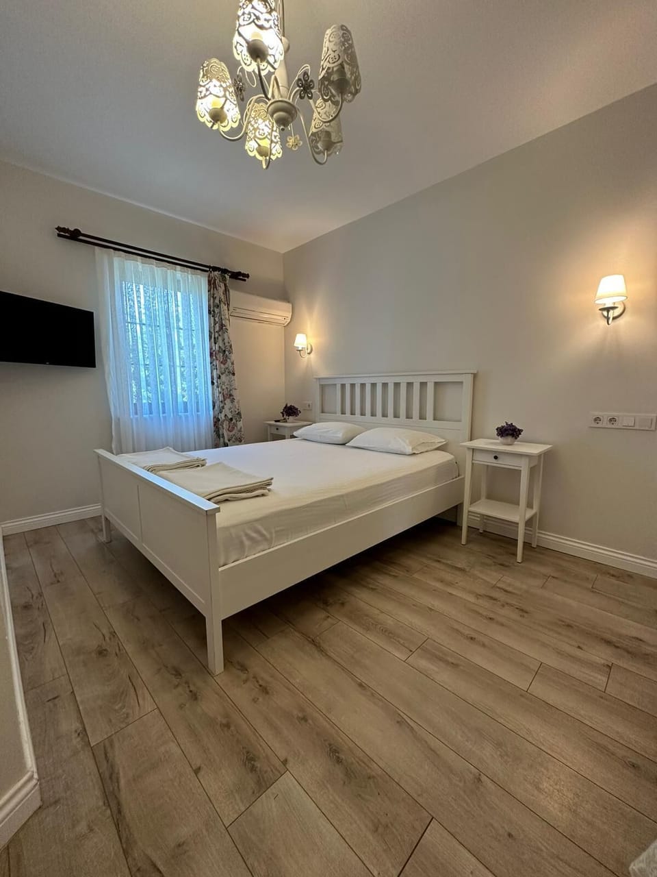 Standard Double or Twin Room | Iron/ironing board, rollaway beds, free WiFi