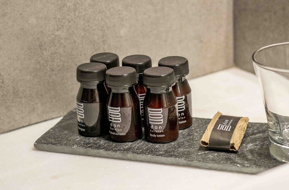 Superior Room, Lake View | Bathroom | Shower, rainfall showerhead, free toiletries, hair dryer