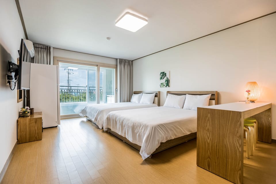 Deluxe Twin Room | Free WiFi, bed sheets
