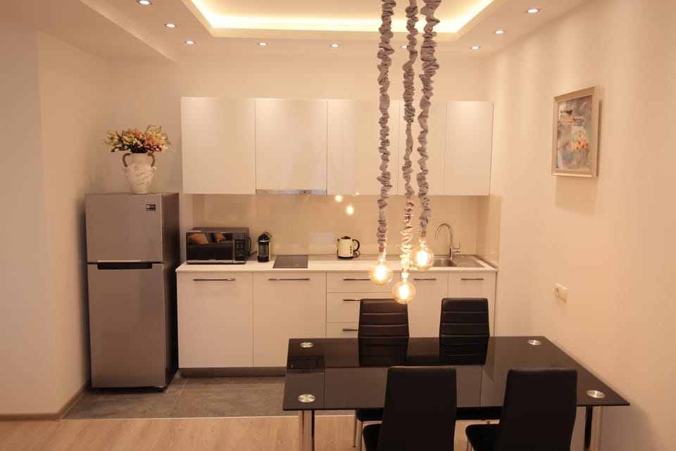 Full-size fridge, microwave