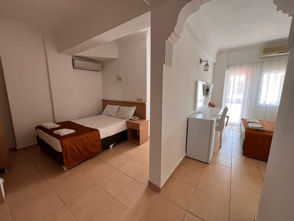 Family Double or Twin Room | In-room safe, WiFi (free), bed sheets
