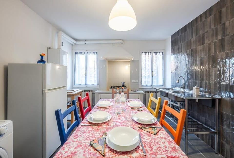 Apartment, 3 Bedrooms | Private kitchen | Fridge, microwave, stovetop, coffee/tea maker