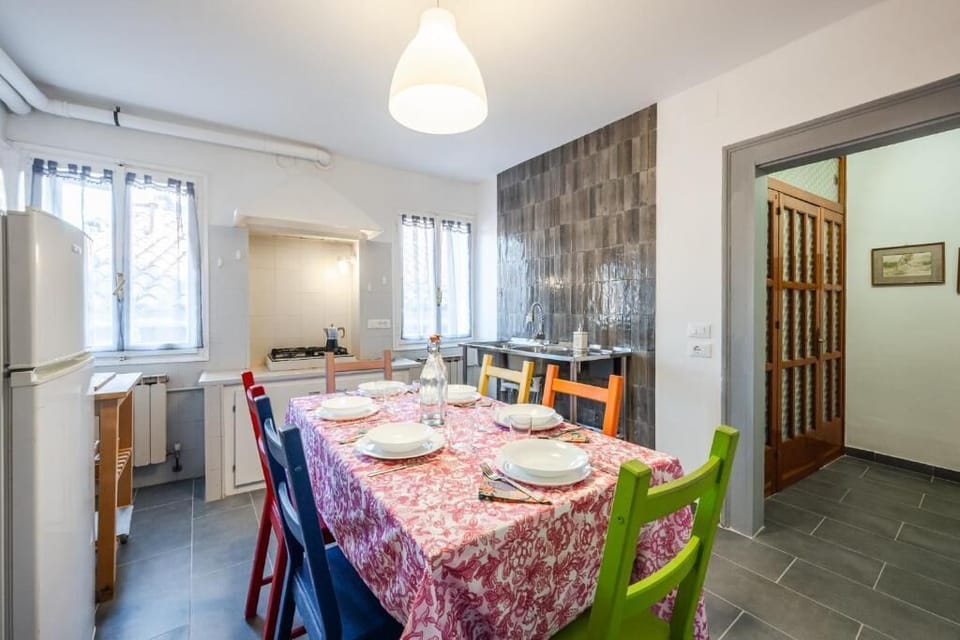 Apartment, 3 Bedrooms | Private kitchen | Fridge, microwave, stovetop, coffee/tea maker
