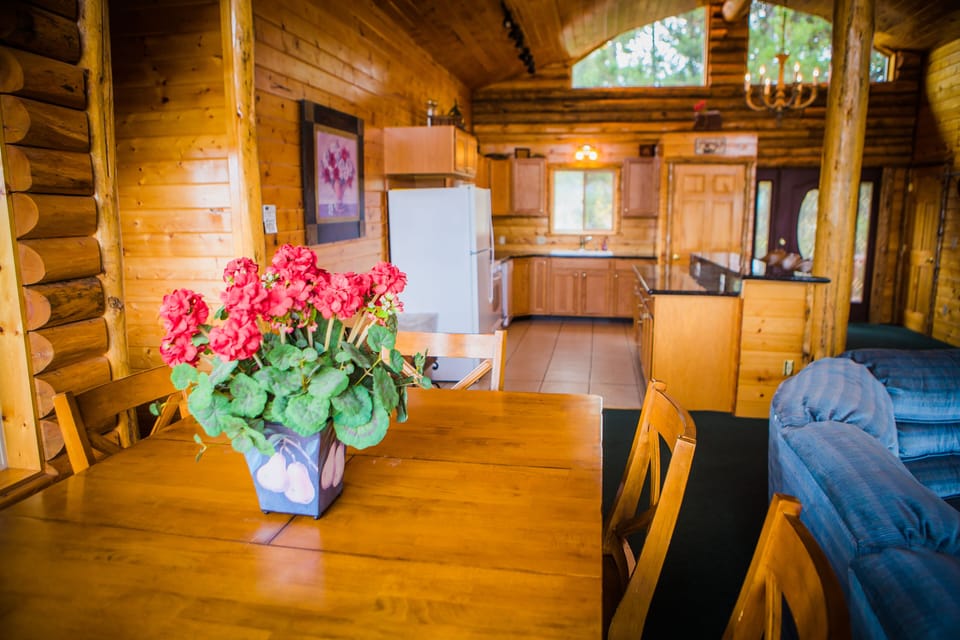Henry's Fork Cabin | Private kitchen