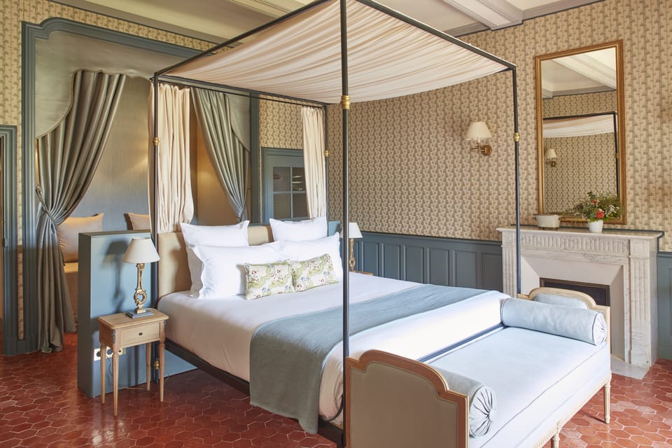 Prestige Suite | Premium bedding, minibar, in-room safe, desk