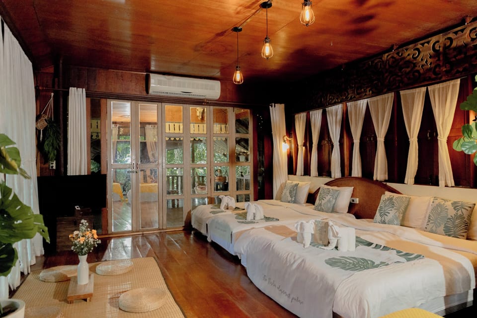 Safari Villa | Minibar, individually decorated, individually furnished, free WiFi