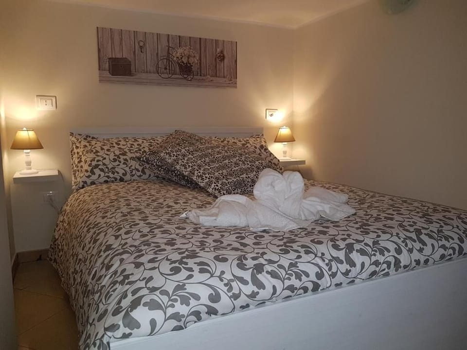 Deluxe Triple Room | Premium bedding, minibar, desk, soundproofing