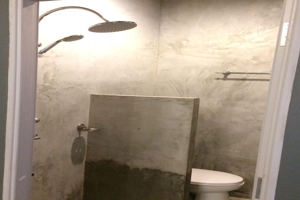 Mixed Dormitory  | Bathroom | Shower, free toiletries, towels