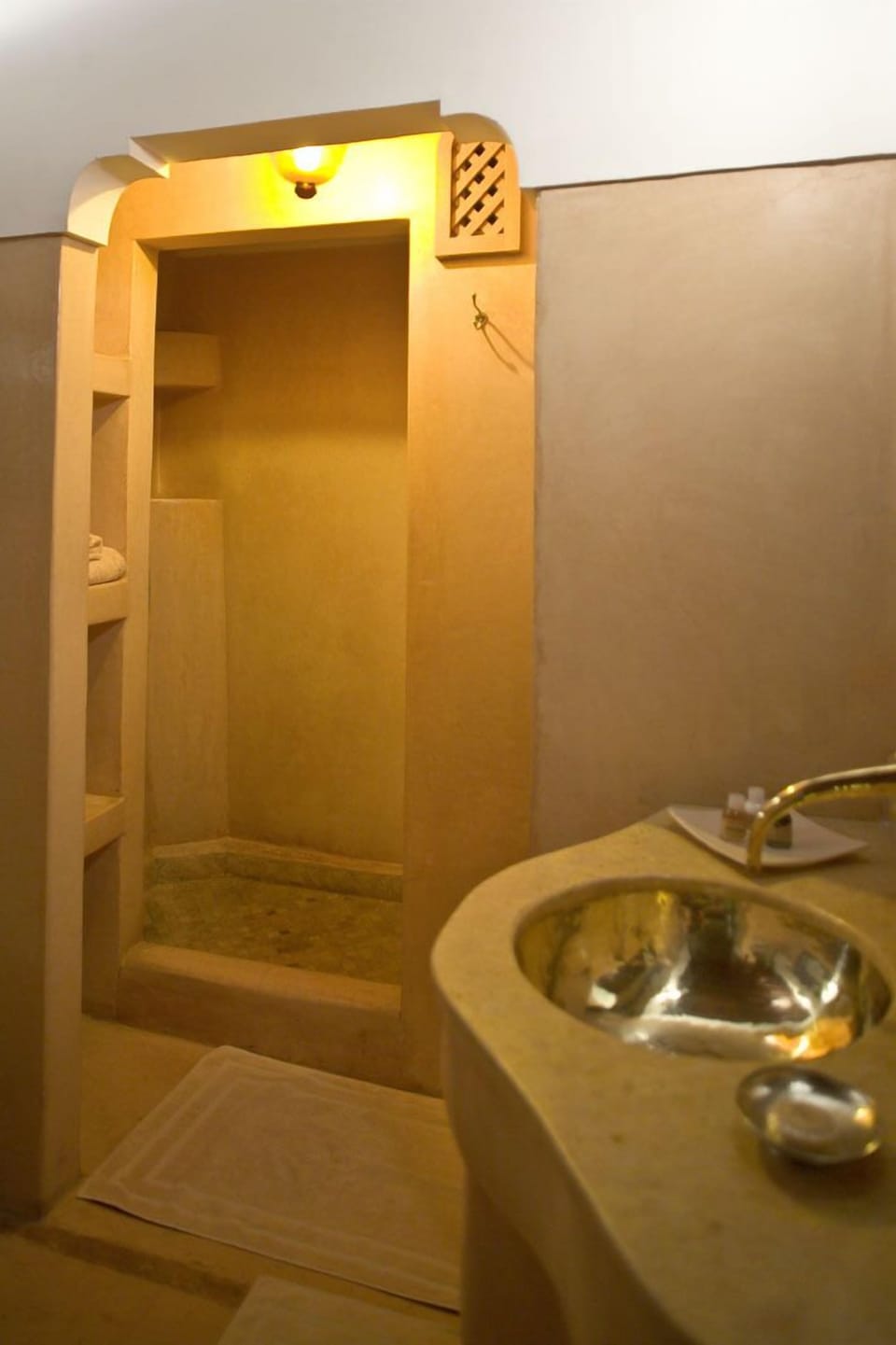 Double Room (Les Nomades) | Bathroom | Shower, rainfall showerhead, free toiletries, hair dryer