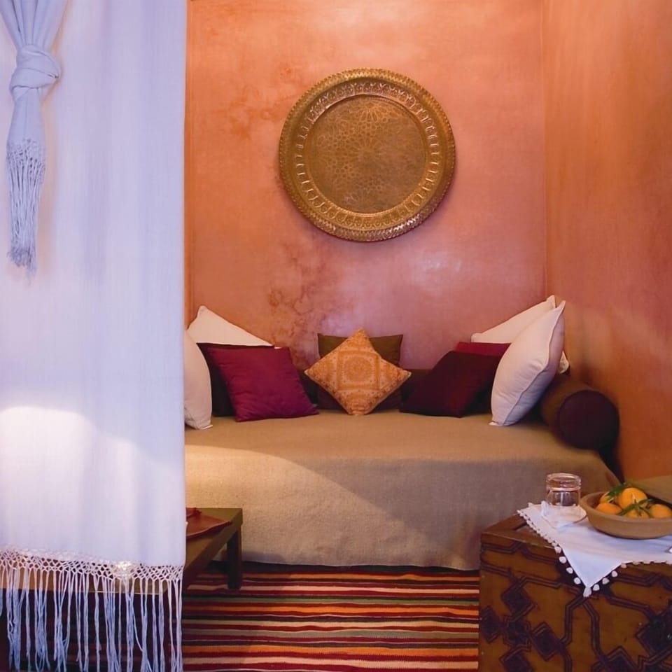 Double Room (Le The) | In-room safe, individually decorated, desk, blackout drapes