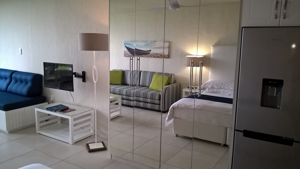 414 Luxury Studio Apartment | Living area | LCD TV