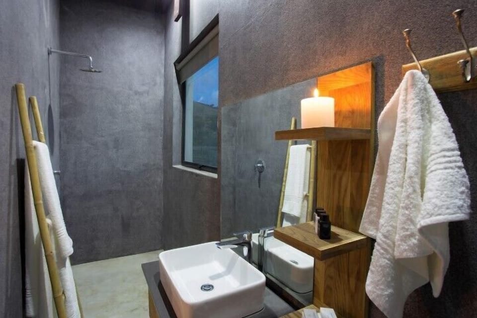 Exclusive House, 2 Bedrooms, Mountain View, Mountainside | Bathroom sink