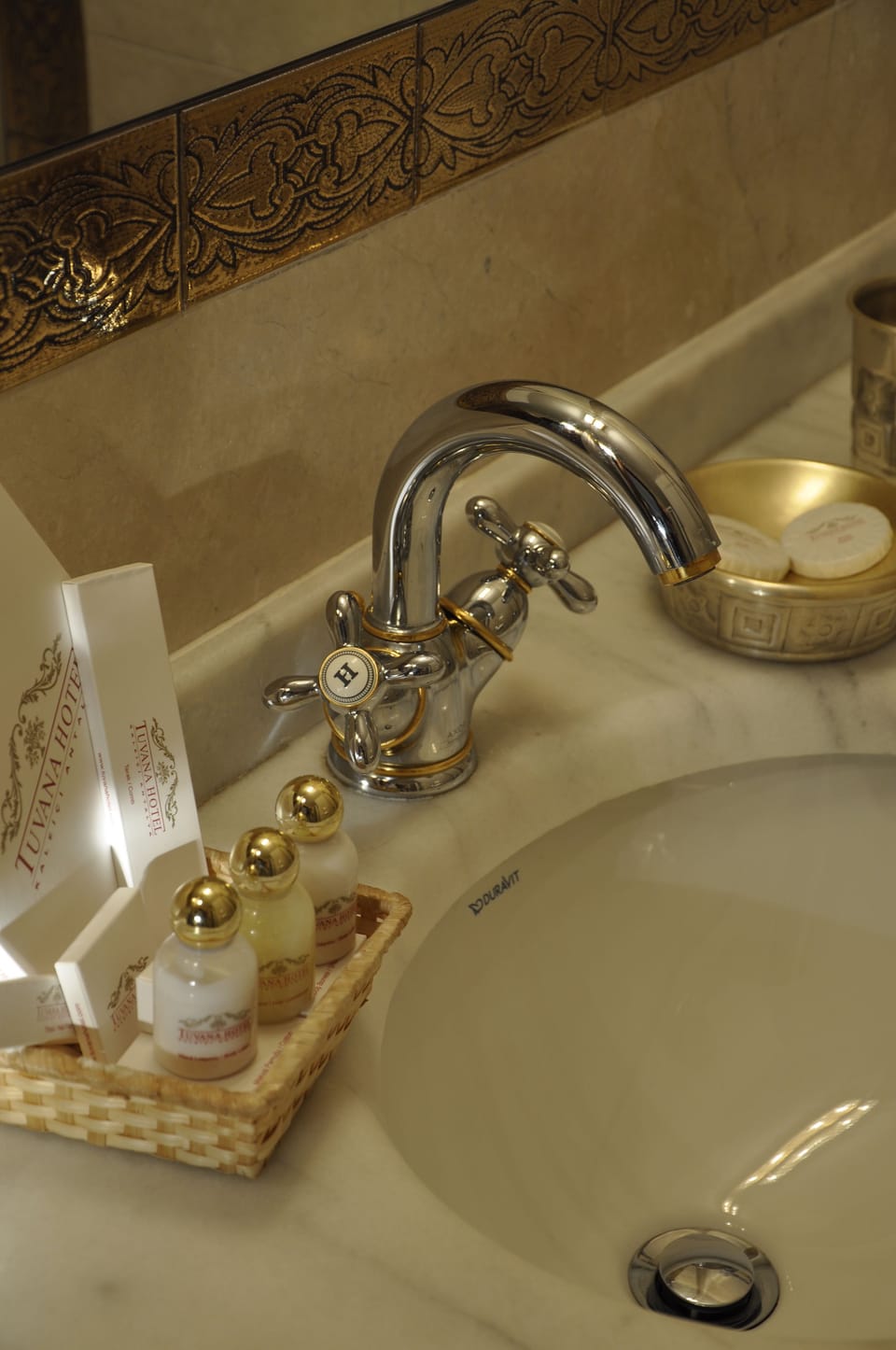 Bathroom sink