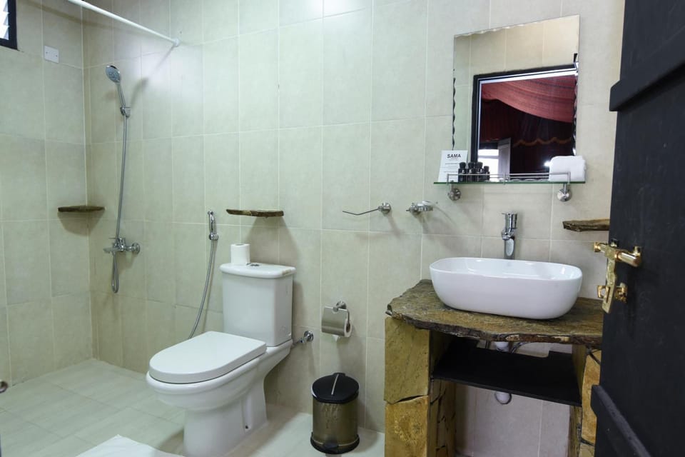 Shower, free toiletries, towels, soap