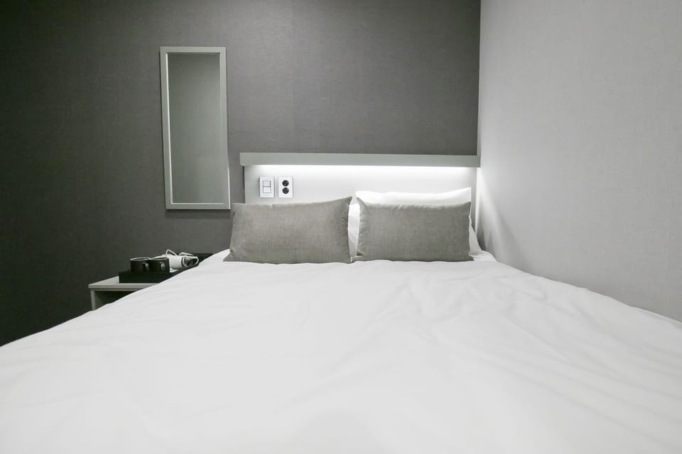 Double Room | Blackout drapes, free WiFi, bed sheets