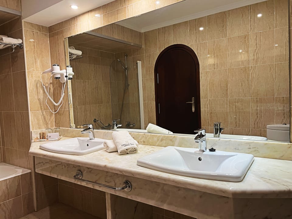 Comfort Triple Room, Terrace | Bathroom | Shower, free toiletries, hair dryer, bidet