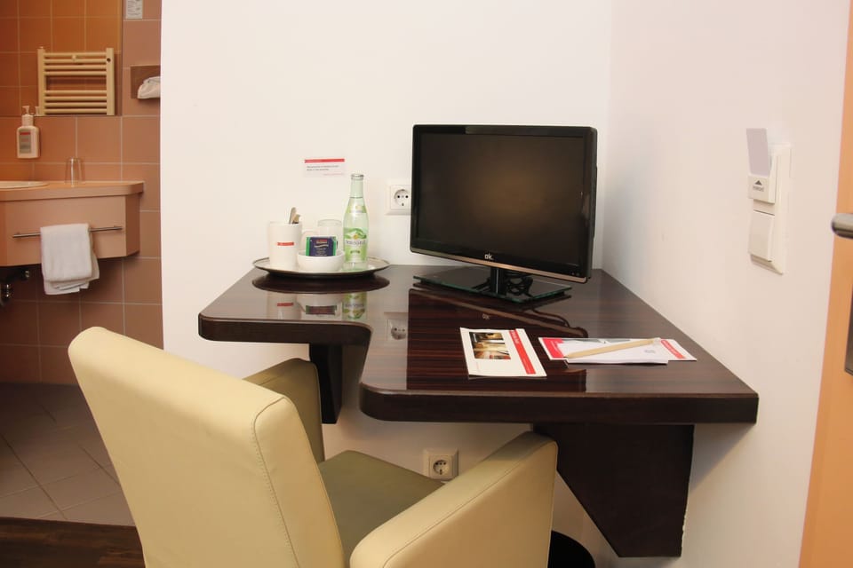 Economy Single Room | Premium bedding, Select Comfort beds, in-room safe
