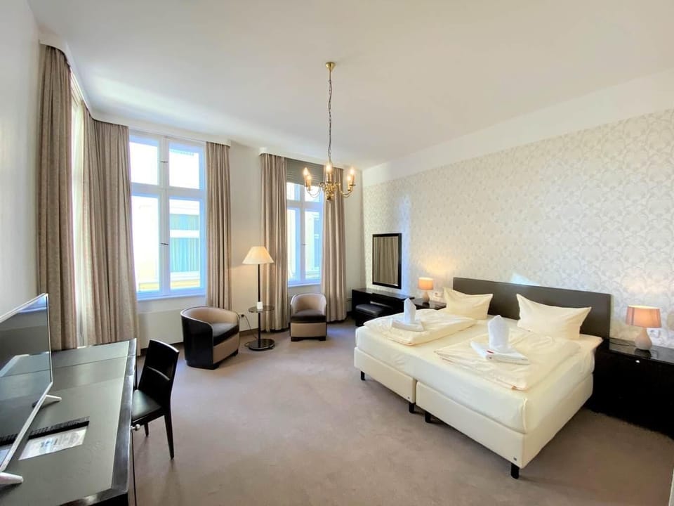 Exclusive Double Room | Free WiFi, bed sheets