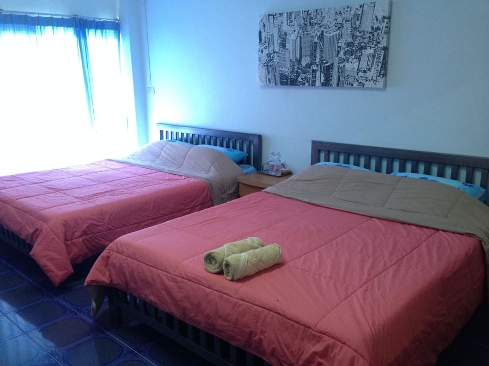 Superior Room | Desk, blackout drapes, rollaway beds, free WiFi
