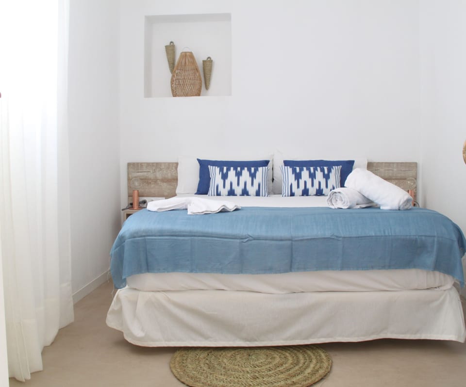 Double Room (Ground floor) | Desk, blackout drapes, WiFi (free)