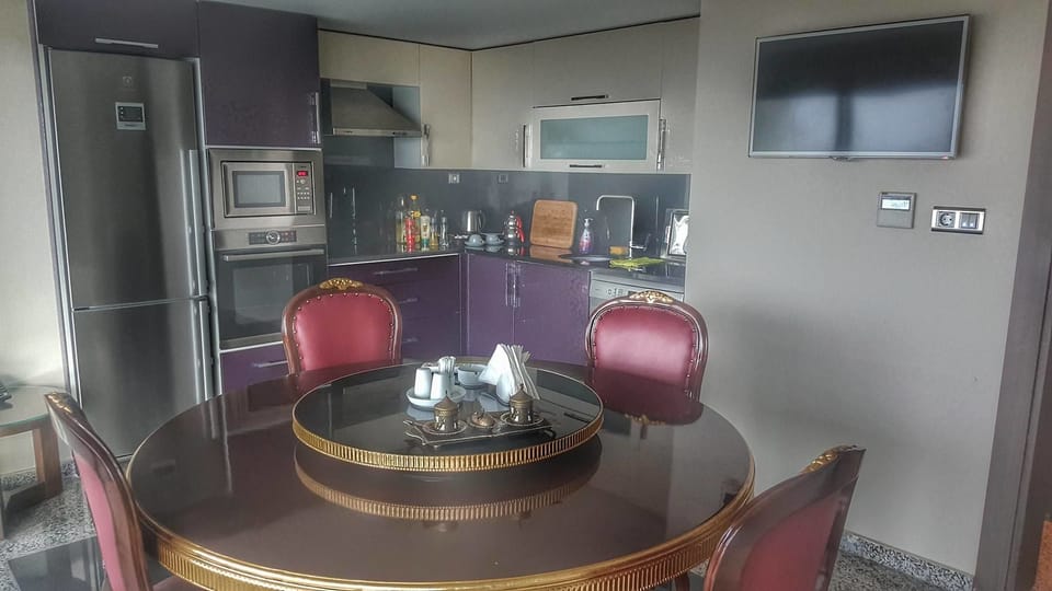 Suite | Premium bedding, minibar, in-room safe, desk