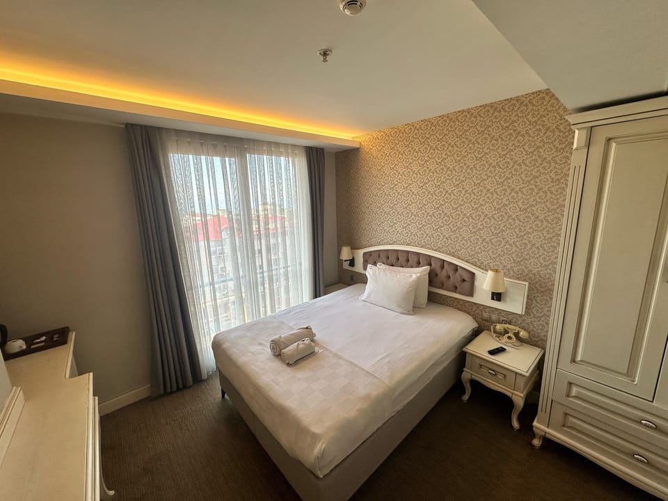 Single Room, Sea View | Premium bedding, down comforters, free minibar items, in-room safe