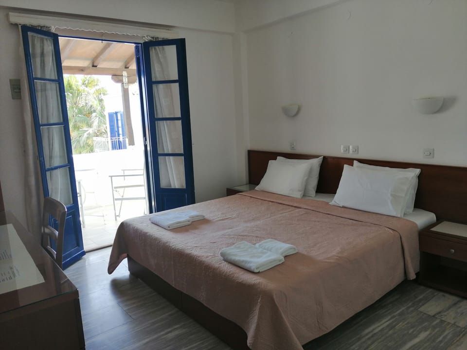 Superior Double or Twin Room, 1 Bedroom, Non Smoking, Sea View | Egyptian cotton sheets, premium bedding, memory foam beds, minibar