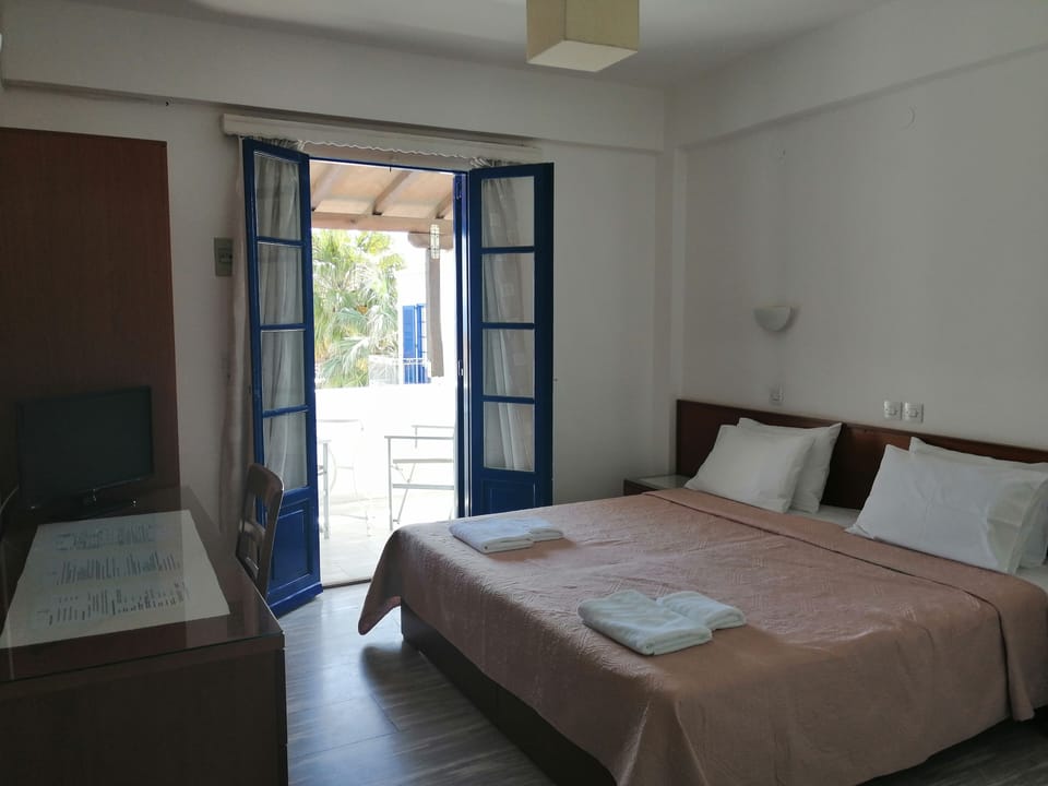 Superior Double or Twin Room, 1 Bedroom, Non Smoking, Sea View | Egyptian cotton sheets, premium bedding, memory foam beds, minibar