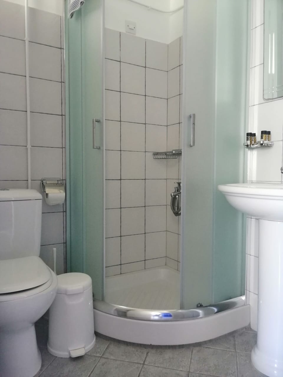 Superior Double or Twin Room, 1 Bedroom, Non Smoking, Sea View | Bathroom | Shower, free toiletries, hair dryer, slippers