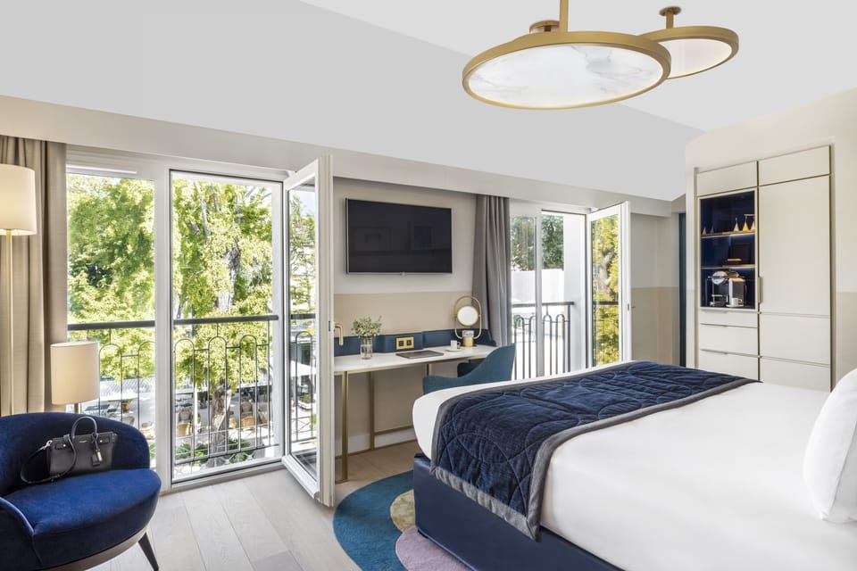 Maison Gingko | Premium bedding, pillowtop beds, free minibar items, in-room safe