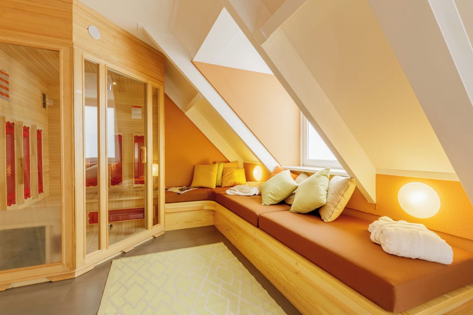 Deluxe cottage, 2 bedrooms | Bathroom | Towels