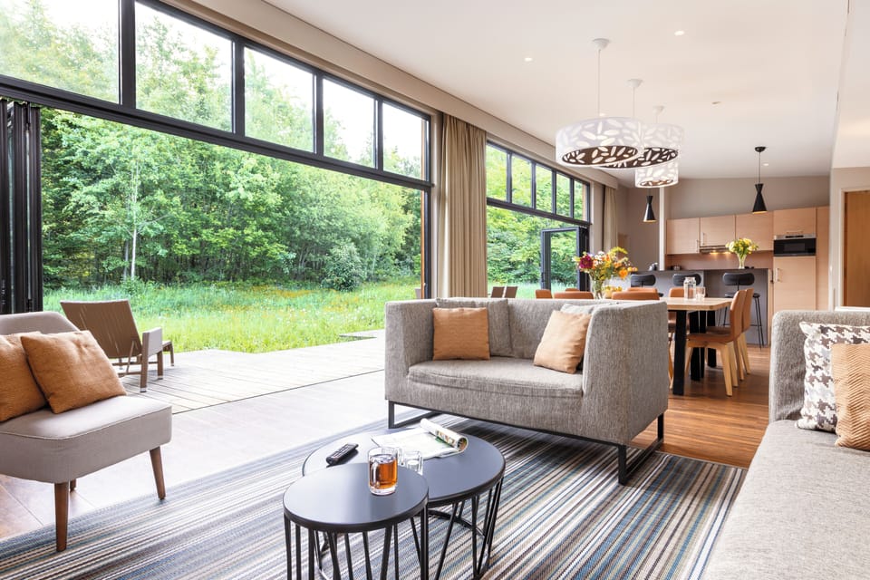 Renovated Cottage VIP for 8 people | Living area | Flat-screen TV