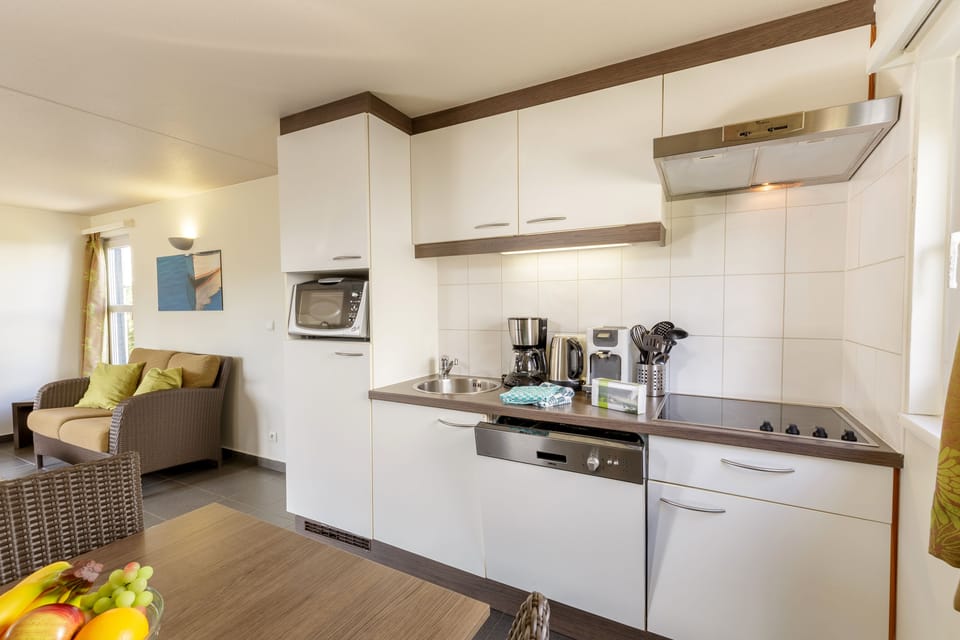 Exclusive Bungalow (Holidayhouse) | Private kitchen | Electric kettle, highchair