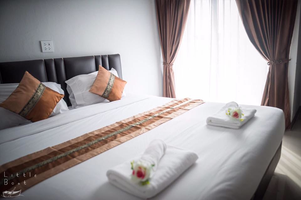King Room with Balcony (Room No.1) | Desk, rollaway beds, free WiFi