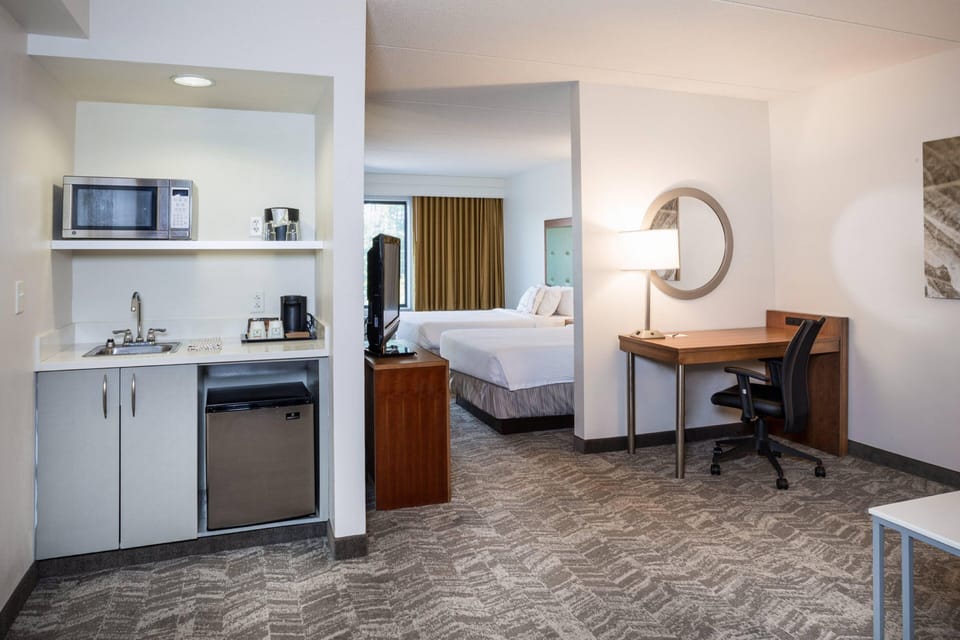 1 bedroom, premium bedding, in-room safe, desk