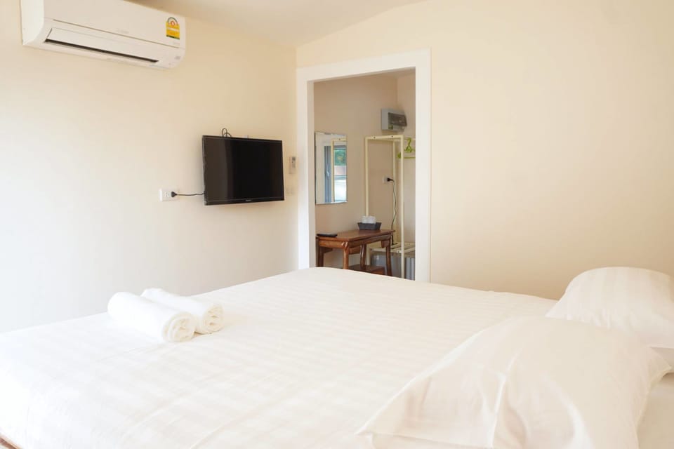 Room | WiFi (free)