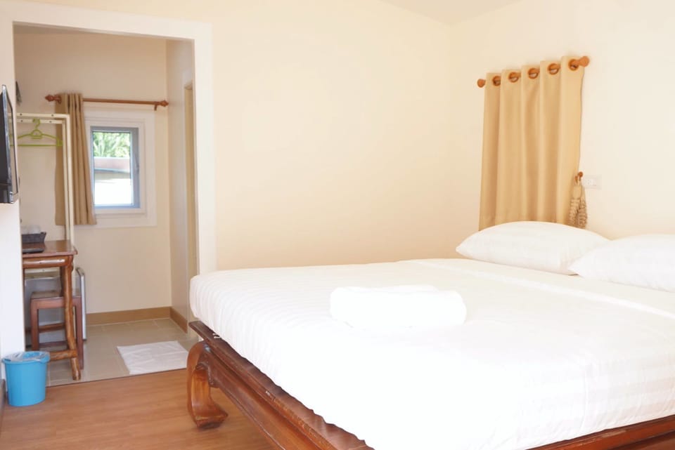 Room | WiFi (free)