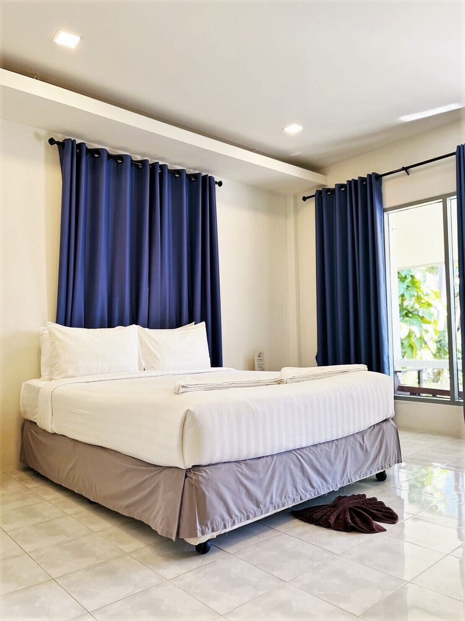 Garden Bungalow with Double Bed | Minibar, in-room safe, free WiFi, bed sheets