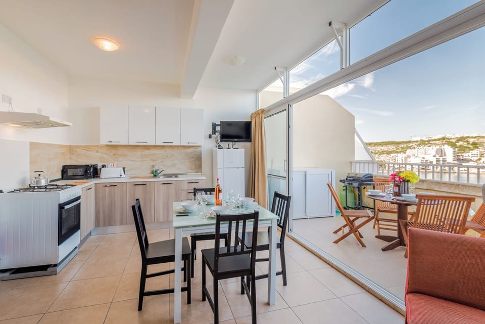 Panoramic Apartment, Sea View | Interior