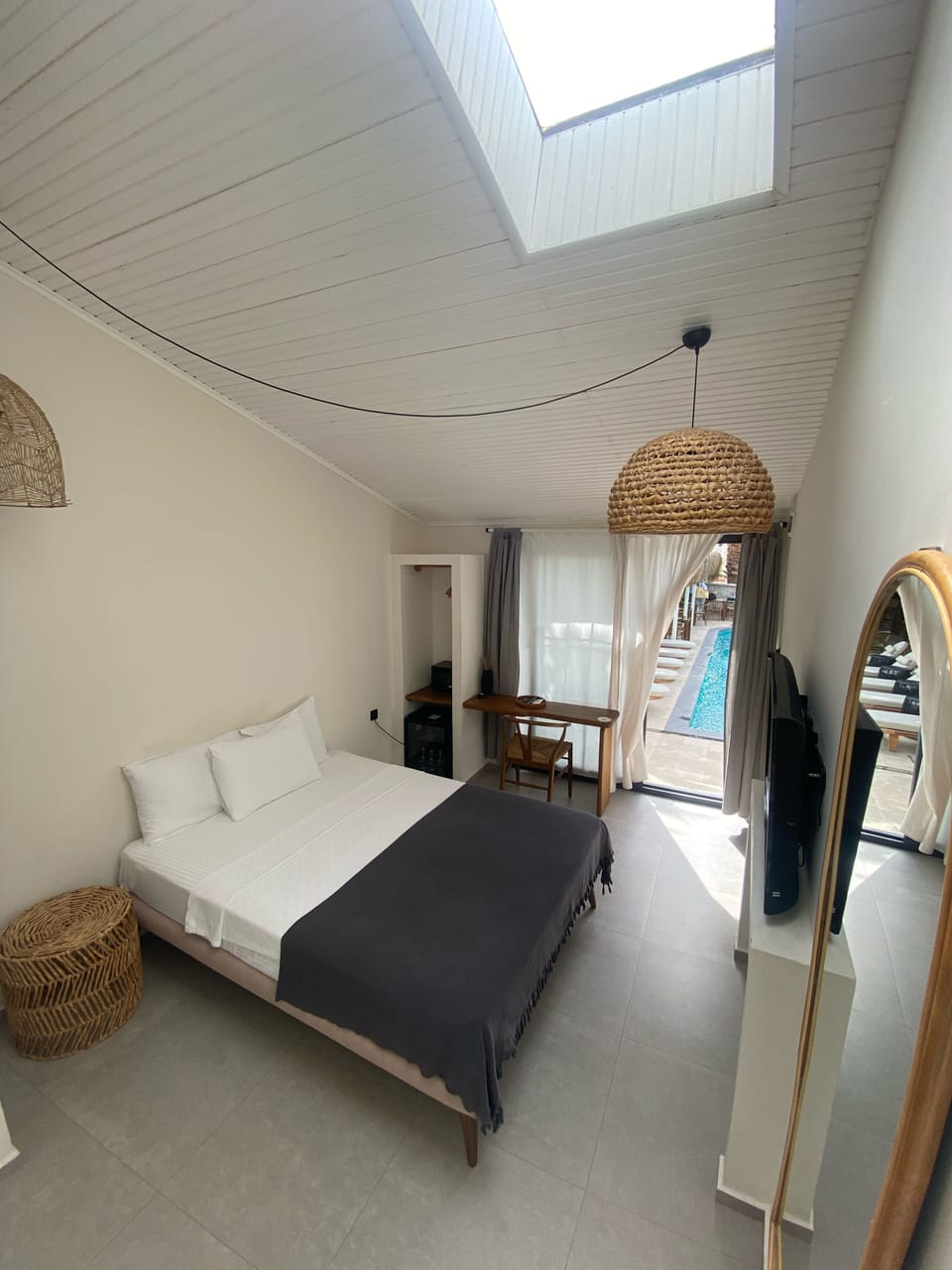 Design Quadruple Room, 1 Bedroom | Premium bedding, in-room safe, WiFi (free), bed sheets