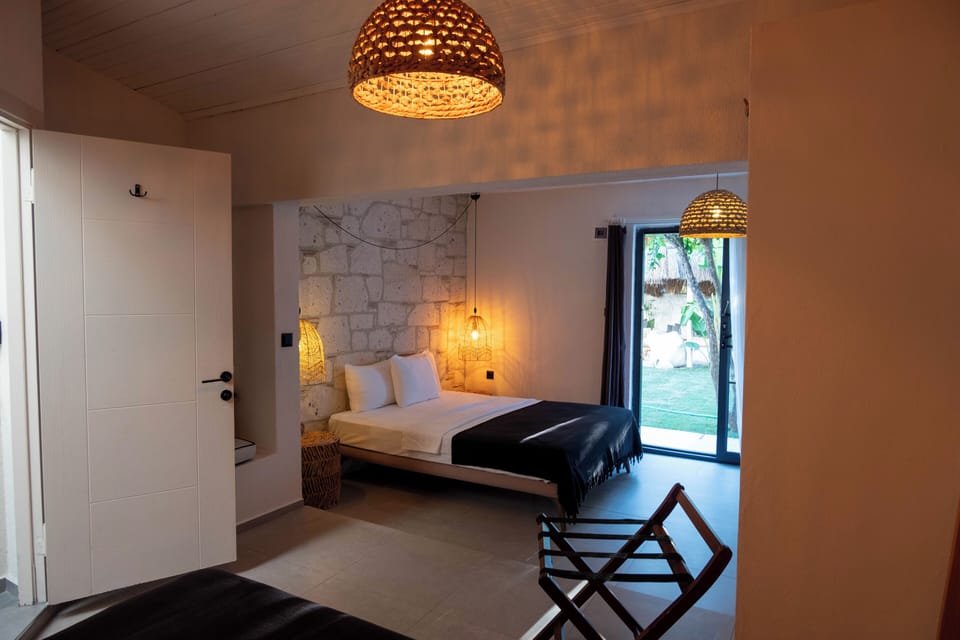 Family Quadruple Room | Premium bedding, in-room safe, WiFi (free), bed sheets