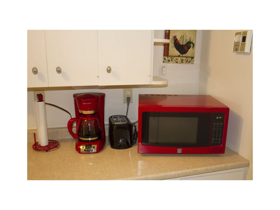Enjoy your cup of coffee, toast some bagels, or warm up last night's dinner.