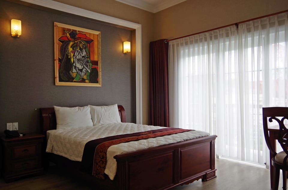 City View Deluxe | Minibar, desk, blackout drapes, soundproofing