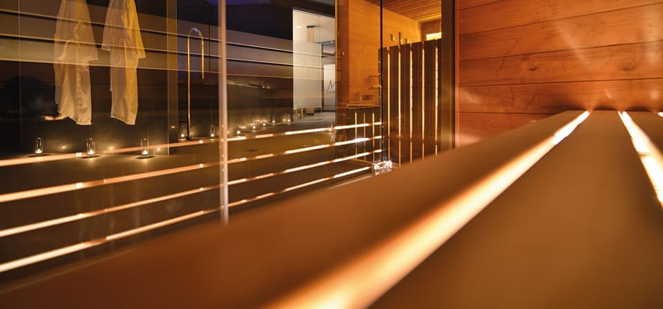 Couples treatment rooms, body treatments, aromatherapy