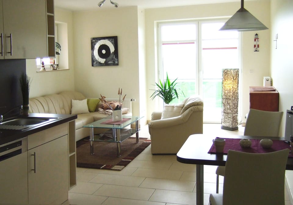 Comfort Suite, Balcony | Living area